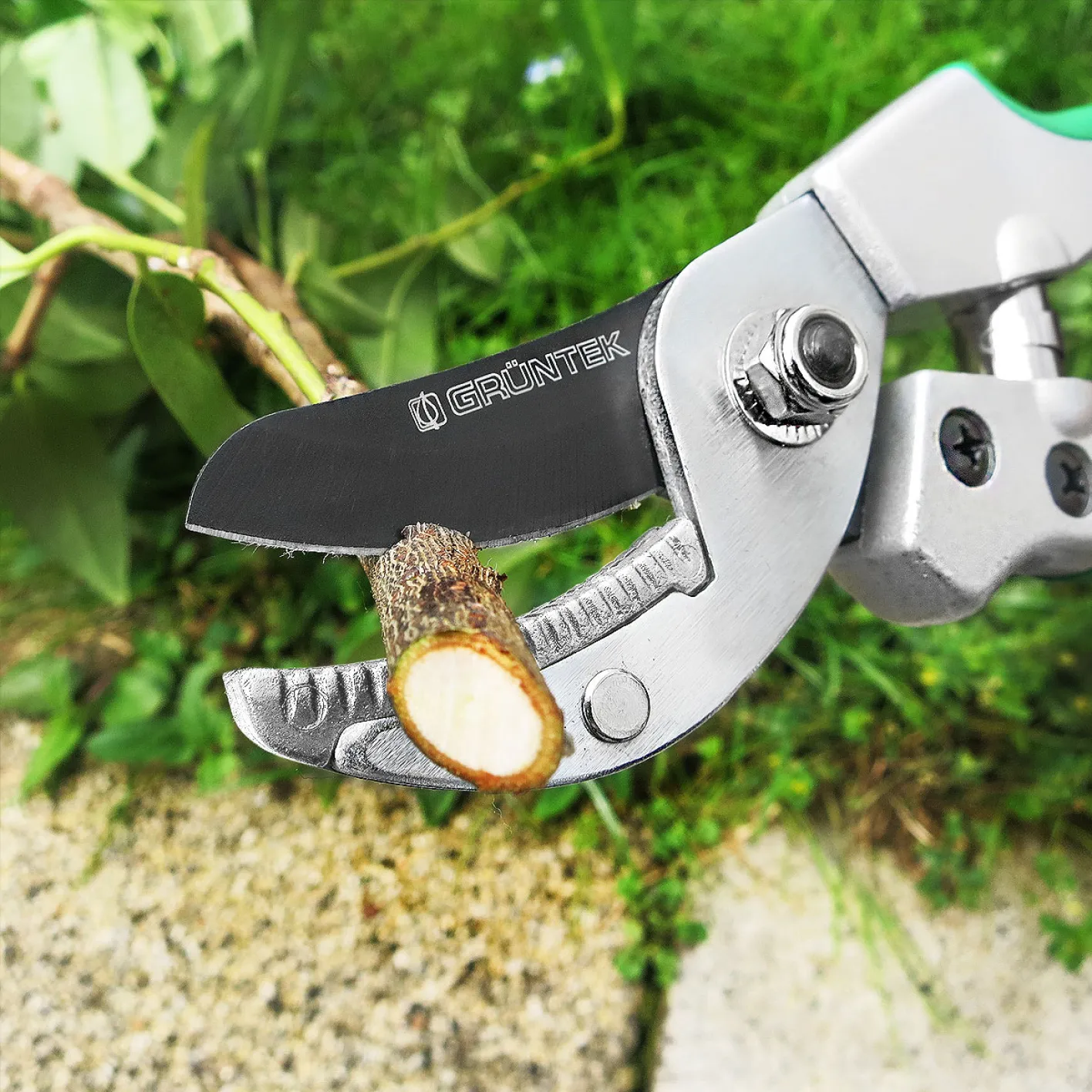 GRÜNTEK Amboss Gartenschere TUKANE 195 mm, Schere mit Metall-Amboss